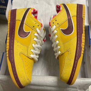 NIKE SB Dunk amarilla