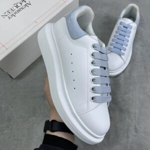 liquidacion Alexander McQueen talla 44 celeste