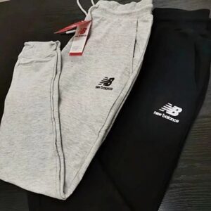 Pantalones deportivos de marca NB