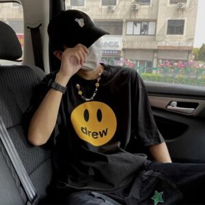 camiseta drew house