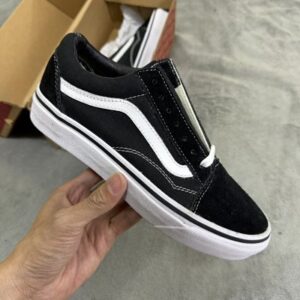 Vans clásicas negras