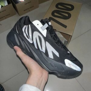 Yeezy Boost 700 MNVN