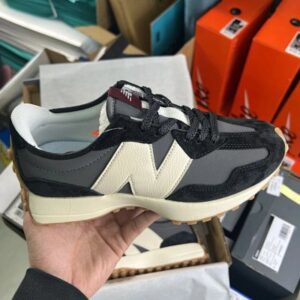 NB327 New Balance 327 en blanco y negro