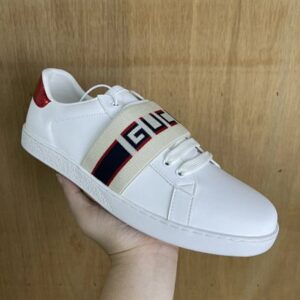 Zapatos casuales Gucci Ace de color blanco