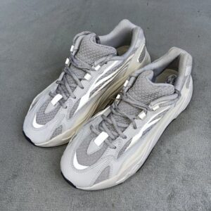 Yeezy boost 700 V2 "Static"