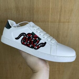 Zapatos casuales de la serie Ace de GUCCI