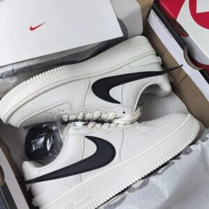 Air Force 1 con gancho AMBUSH x Nike