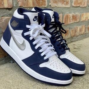 AJ1 de edición limitada en azul marino
