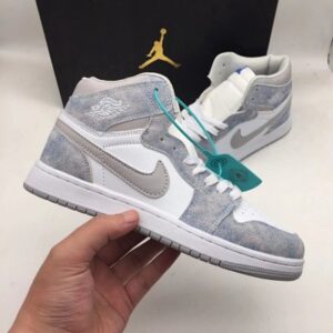 Nike AJ1 de caña alta menta, lavados en blanco y azul