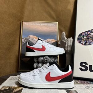 NIKE AZUL O ROJA