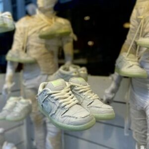 Nike Dunk Low SB Luminous Momia