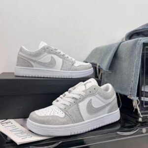 Nuevas zapatillas AJ1 bajas brillante