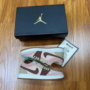 NikeAJ1 morado gris ahumado