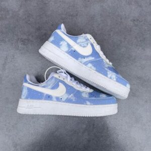 Air Force 1 AF1, sensación térmica, cielo azul y nubes blancas  SHADOW