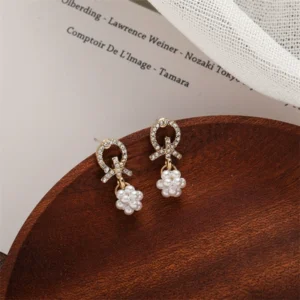 Pendientes de perlas y diamantes de agua