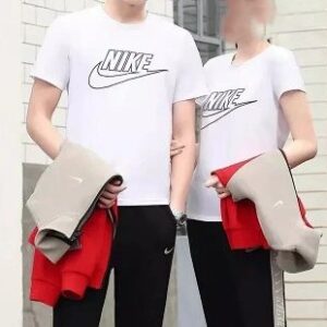 NIKE camiseta deportiva de cuello redondo
